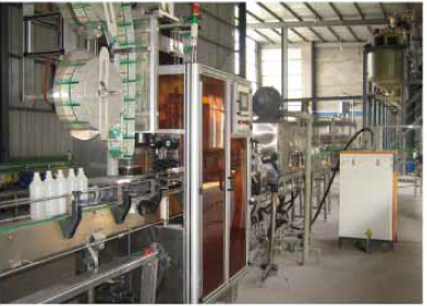 Vodoodporen stroj za etiketiranje skrčljivih rokavov za PVC in PET steklenice