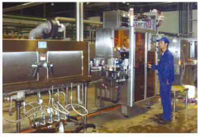 Vodoodporen stroj za etiketiranje skrčljivih rokavov za PVC in PET steklenice