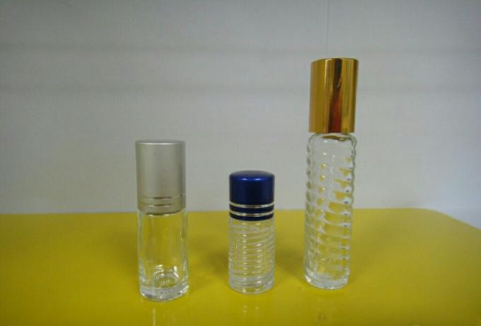 Avtomatski stroj za etiketiranje vodoravnih vial z majhno okroglo steklenico za samolepilno nalepko