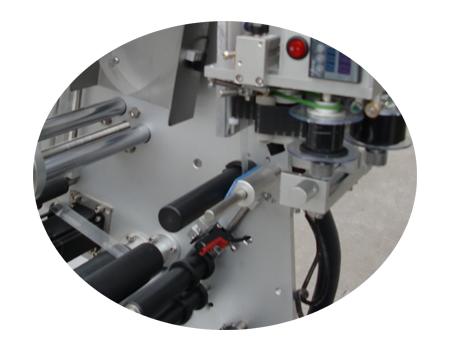 10 ml stroj za etiketiranje majhnih steklenic z dvoslojno nalepko Certificate