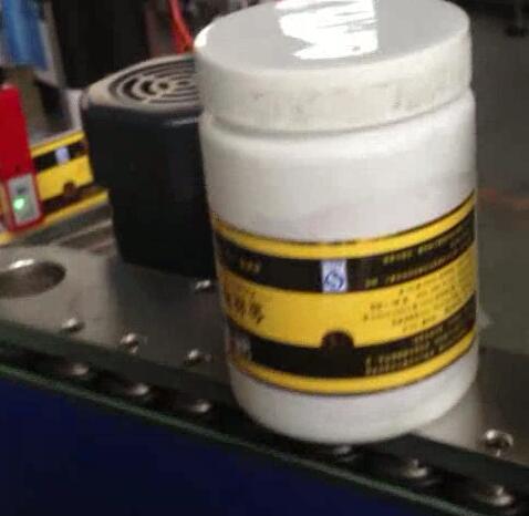 Stroj za etiketiranje okroglih steklenic, stroj za stekleničenje in etiketiranje kopelih kozarcev