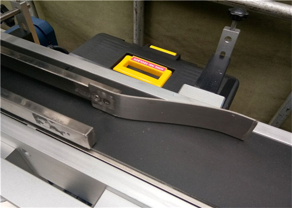 Popolnoma avtomatski stroj za etiketiranje zgornjih plošč Za označevanje plastičnih praznih ovojnic