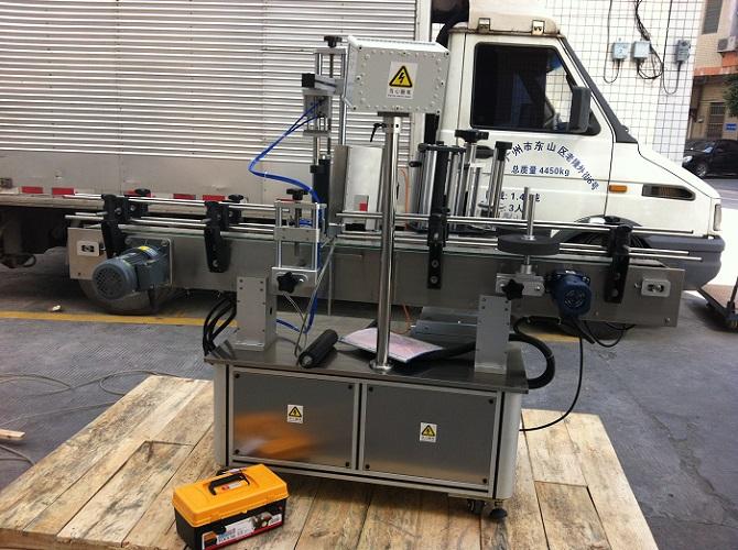 Stroj za etiketiranje nalepk z okroglo steklenico z visoko natančnostjo za etikete