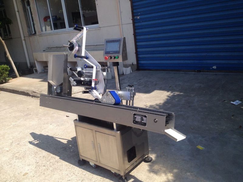 Kitajska Stroj za samodejno etiketiranje samolepilnih nalepk z okroglo steklenico s premerom 12-25 mm za dobavitelja kozmetike za ustnice