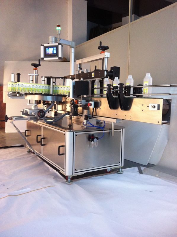 Kitajska Dvostranski etiketirni stroj za etiketiranje kvadratnih steklenic dobavitelj