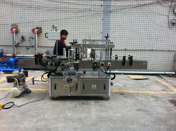 Popolnoma avtomatski lepilni stroj za etiketiranje okroglih steklenic za steklenice za hišne ljubljenčke spredaj in zadaj